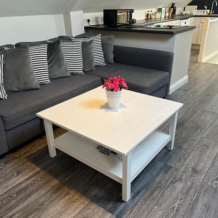 Bright, Restful Coach House In Central Севъноукс Екстериор снимка