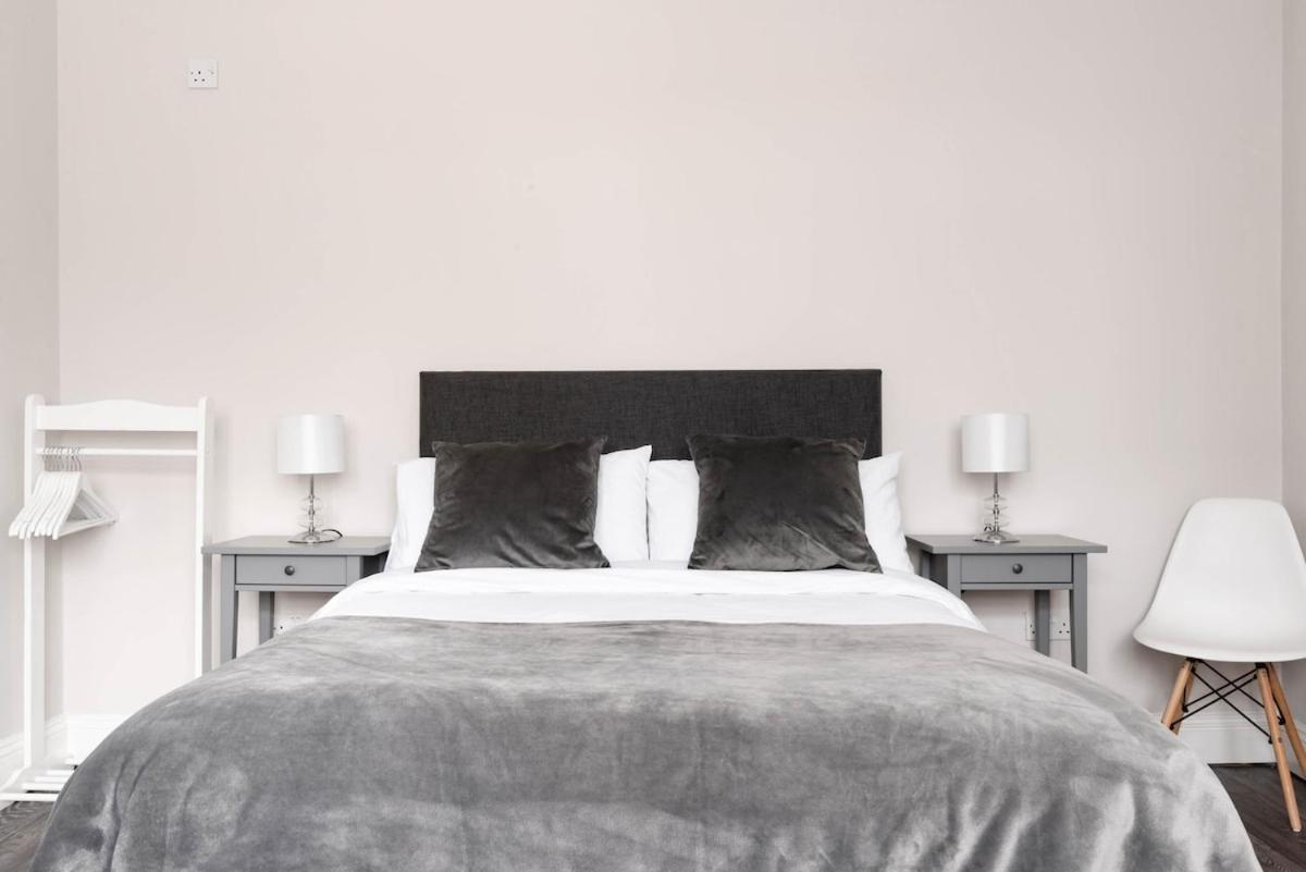 Bright, Restful Coach House In Central Севъноукс Екстериор снимка