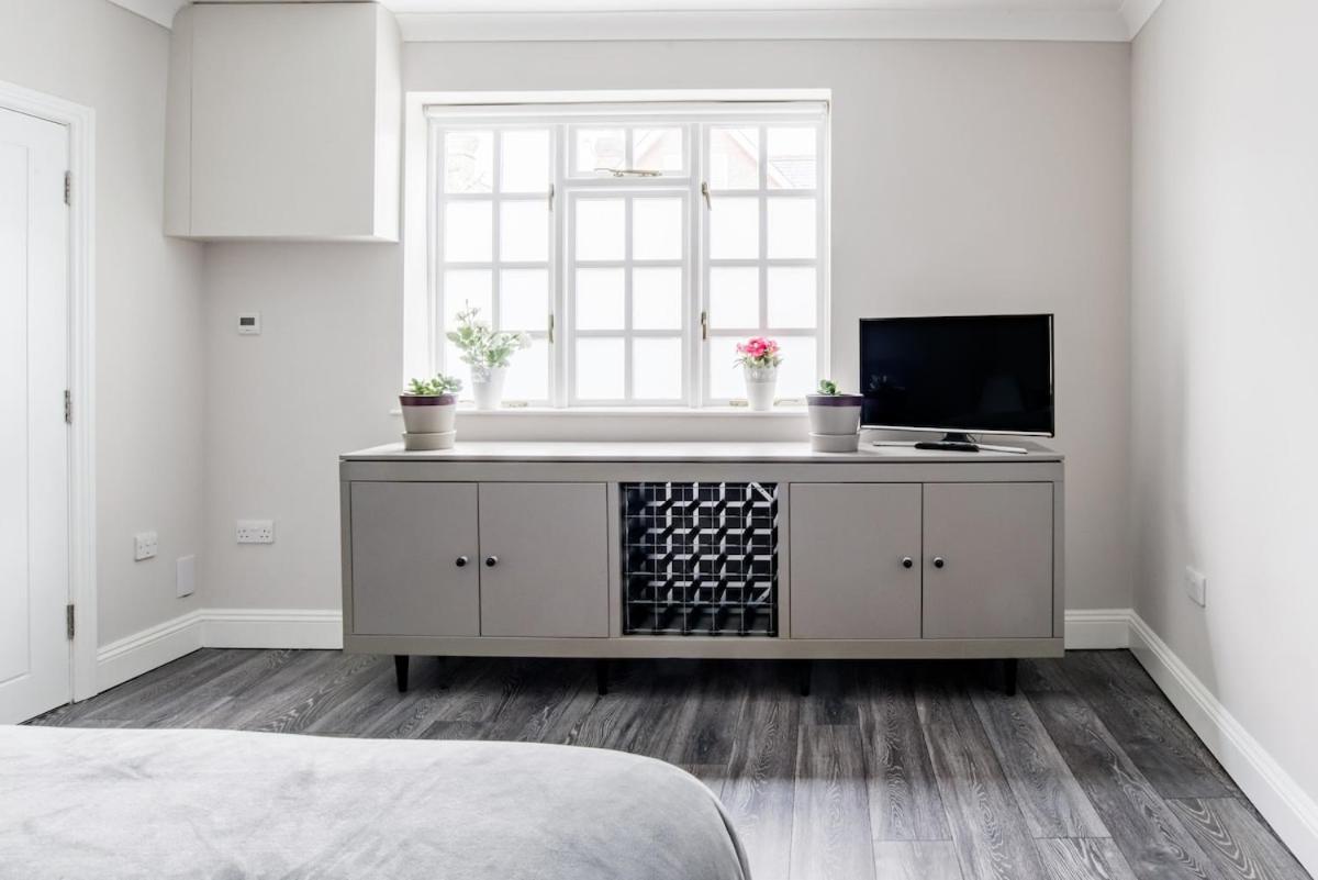 Bright, Restful Coach House In Central Севъноукс Екстериор снимка