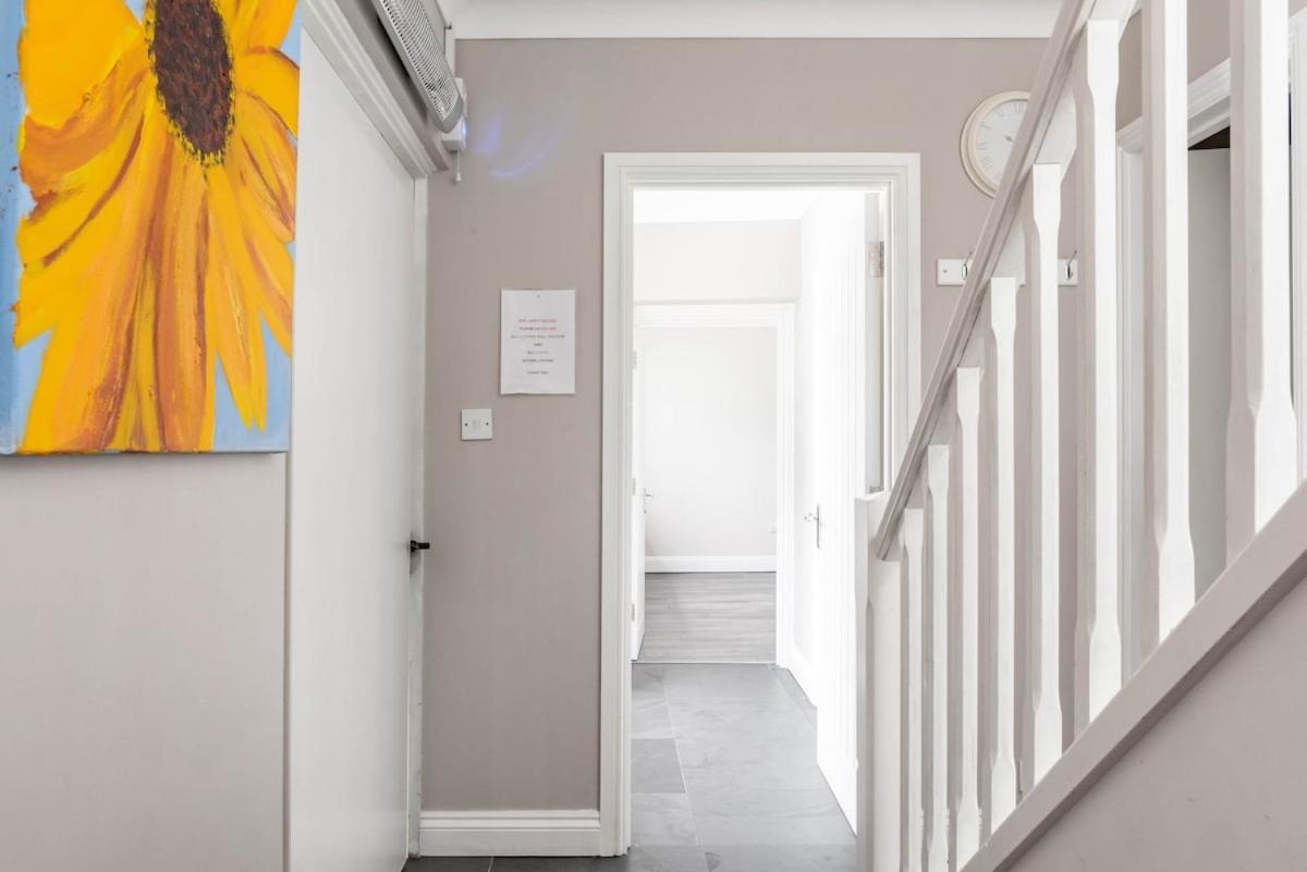 Bright, Restful Coach House In Central Севъноукс Екстериор снимка