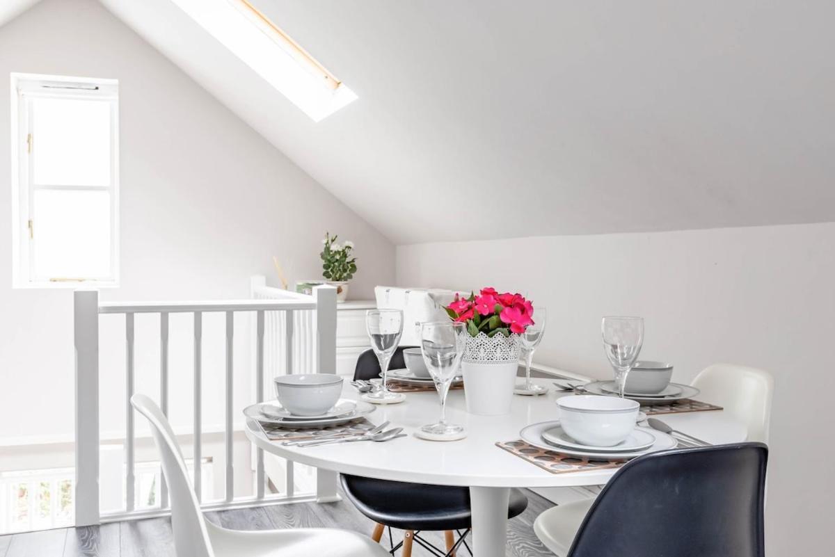 Bright, Restful Coach House In Central Севъноукс Екстериор снимка