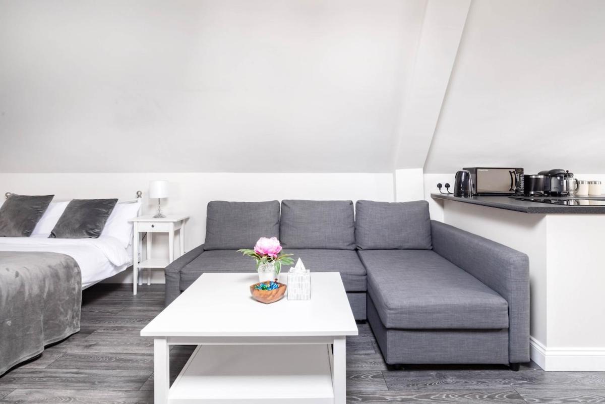 Bright, Restful Coach House In Central Севъноукс Екстериор снимка