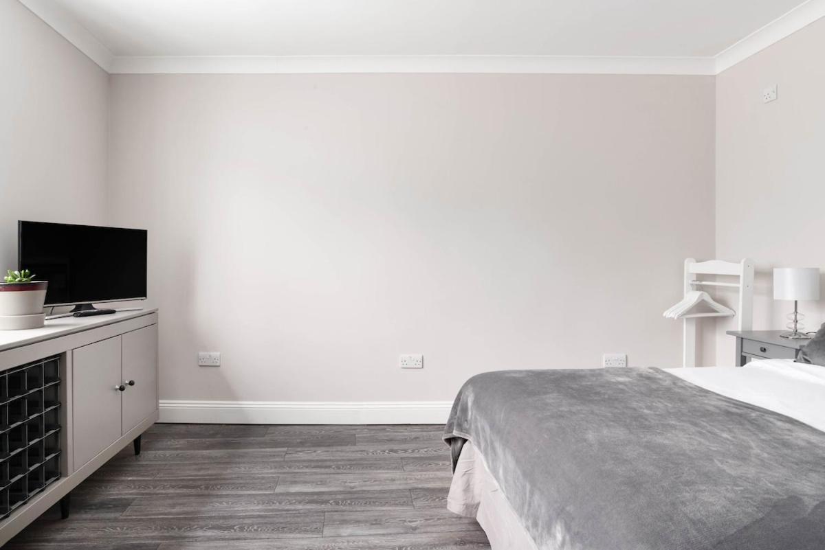 Bright, Restful Coach House In Central Севъноукс Екстериор снимка